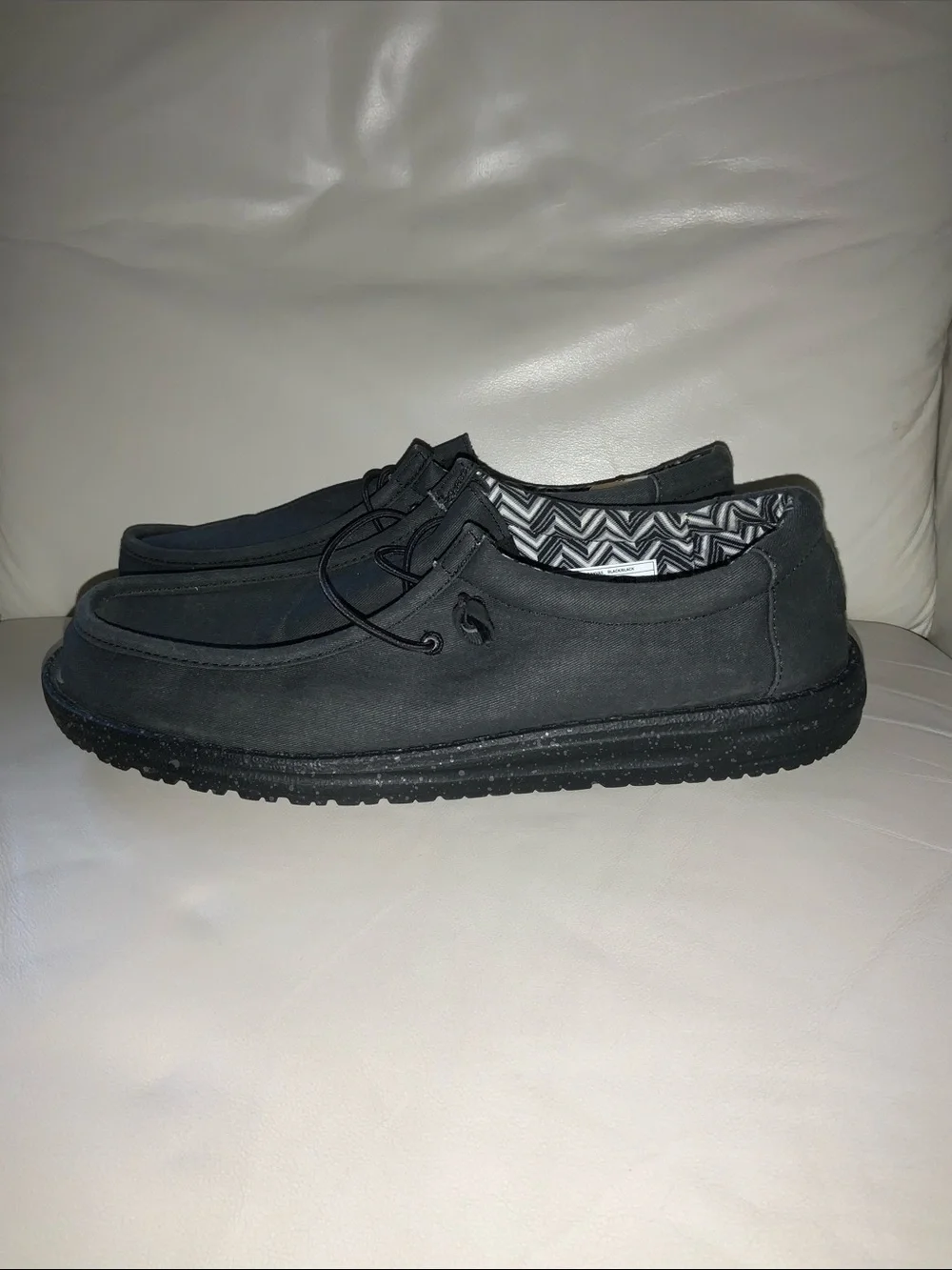 HEY DUDE MENS WALLY STRETCH‎ CANVAS shoes. Barely worn condition. Sz. 13.